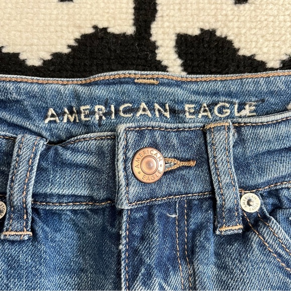 American Eagle Comfort Waist Super Hi-Rise Mom Shorts Denim Jean Shorts Size 00 - Picture 3 of 8